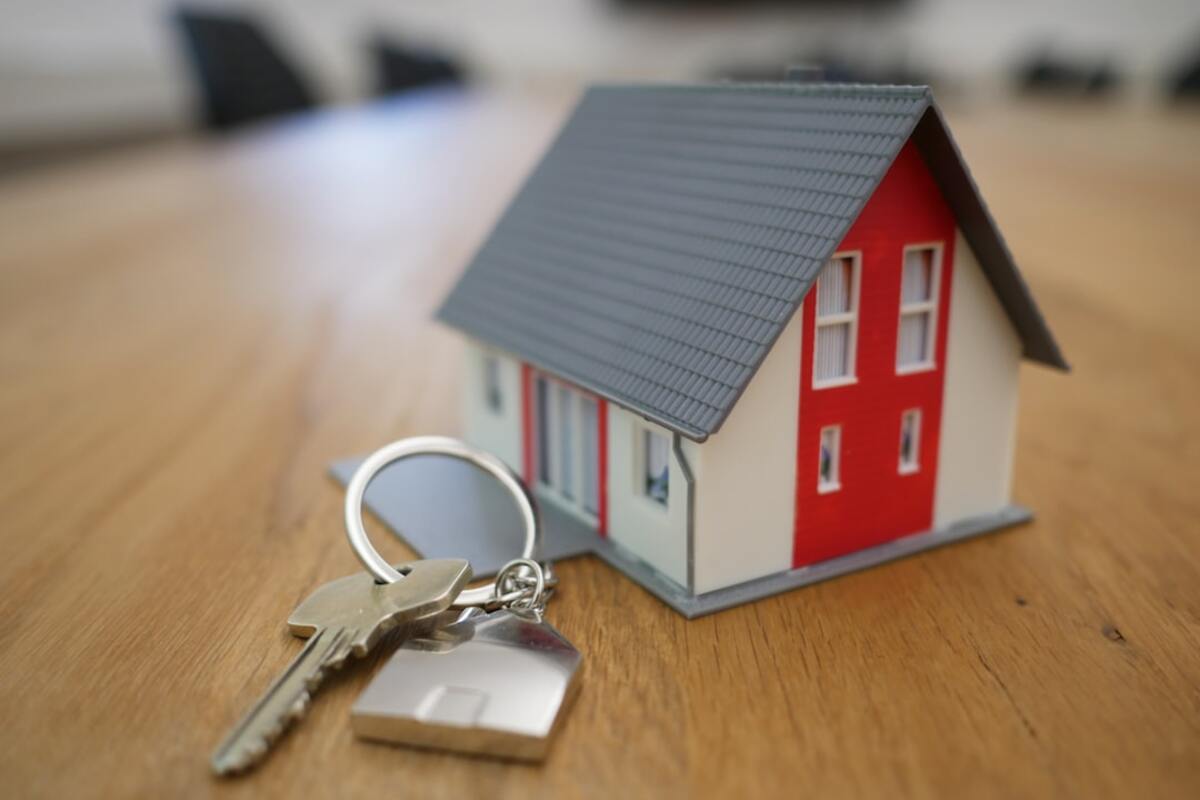 Assumable FHA and VA Mortgages: A 2025 Playbook for Buying Homes with Sub-4% Loans