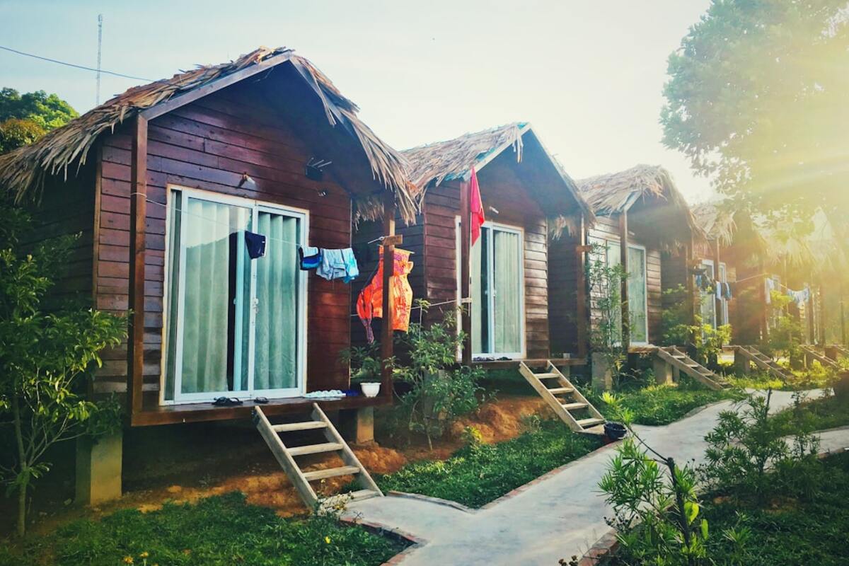 Qualifying With Backyard ADU Rent: Lender Rules and Math for 2025 Buyers