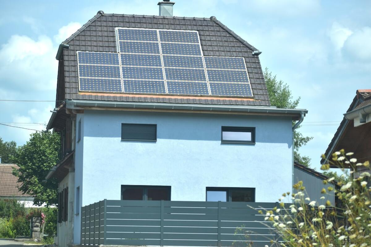 Solar Panel UCC-1 Liens: Clearing Leases and PPAs So Your Mortgage Can Close in 2025