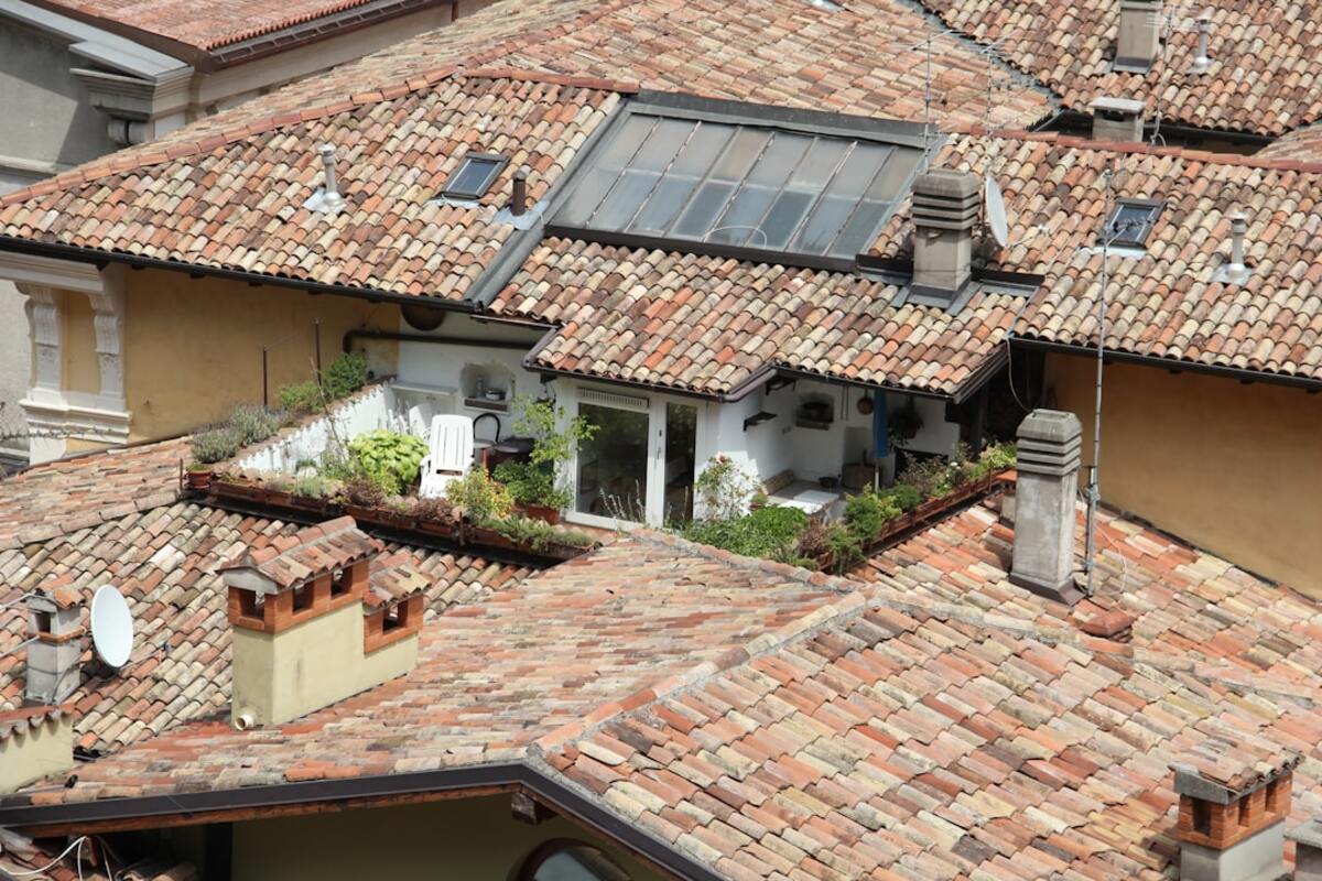 The Solar Speed Bump: How UCC-1 Liens From Solar Leases Can Stall Your Mortgage in 2025